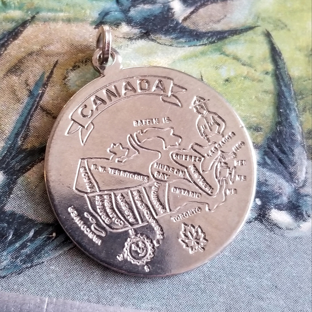 Vintage Canada charm pendant silver tone metal Canadian